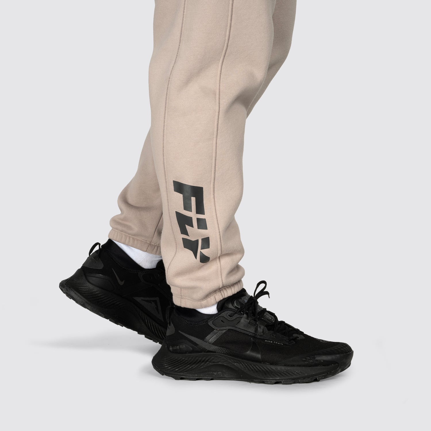 Undisputed Relaxed Fit Joggers (8441215189221)