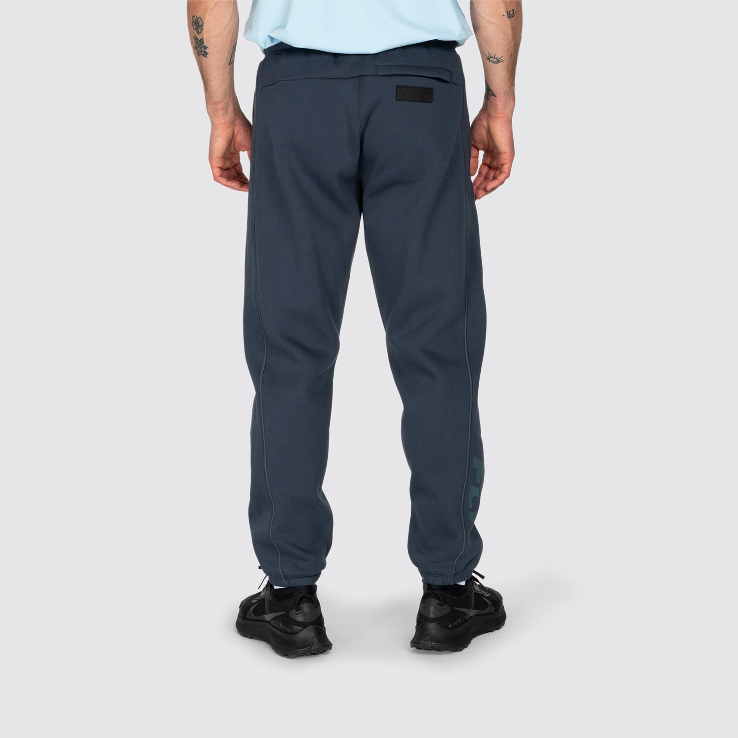 Undisputed Relaxed Fit Joggers (8441215287525)